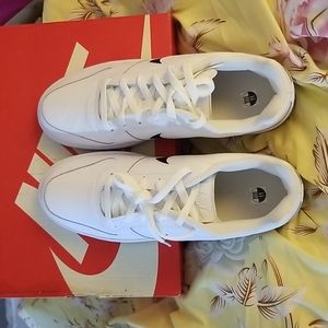 Mens Nike Tennis Shoes Size 11